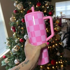 BruMate Pink Checkered Tumbler 40 oz